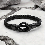 Stilvolles handgefertigtes Seilarmband für Männer - perfekt für einen lässigen Herbstlook!