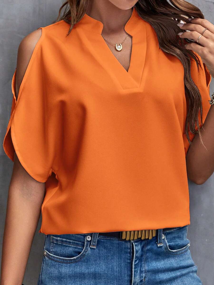 Stilvolle V-Ausschnitt-Bluse mit eleganten, kurzen, ausgestellten Ärmeln