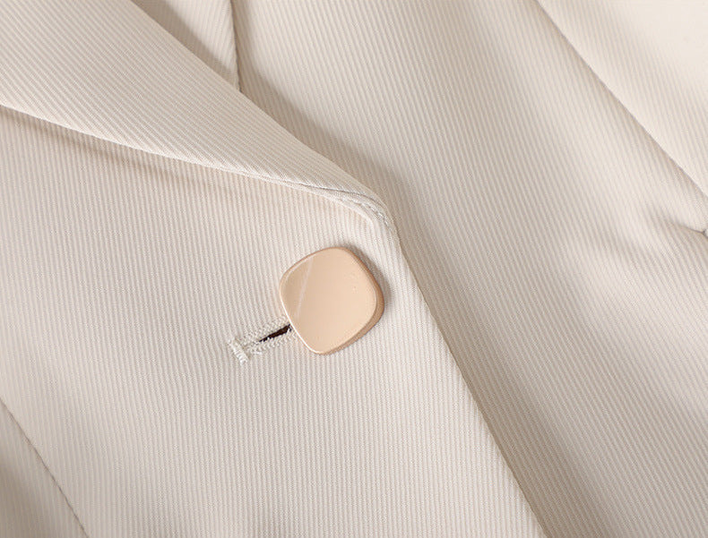 Elle - Eleganter Slim-Fit-Blazer für selbstbewusste Karrierefrauen