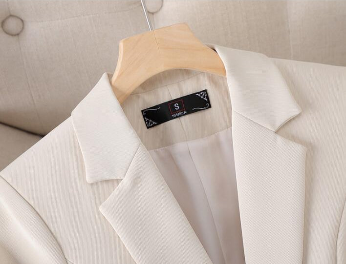 Elle - Eleganter Slim-Fit-Blazer für selbstbewusste Karrierefrauen