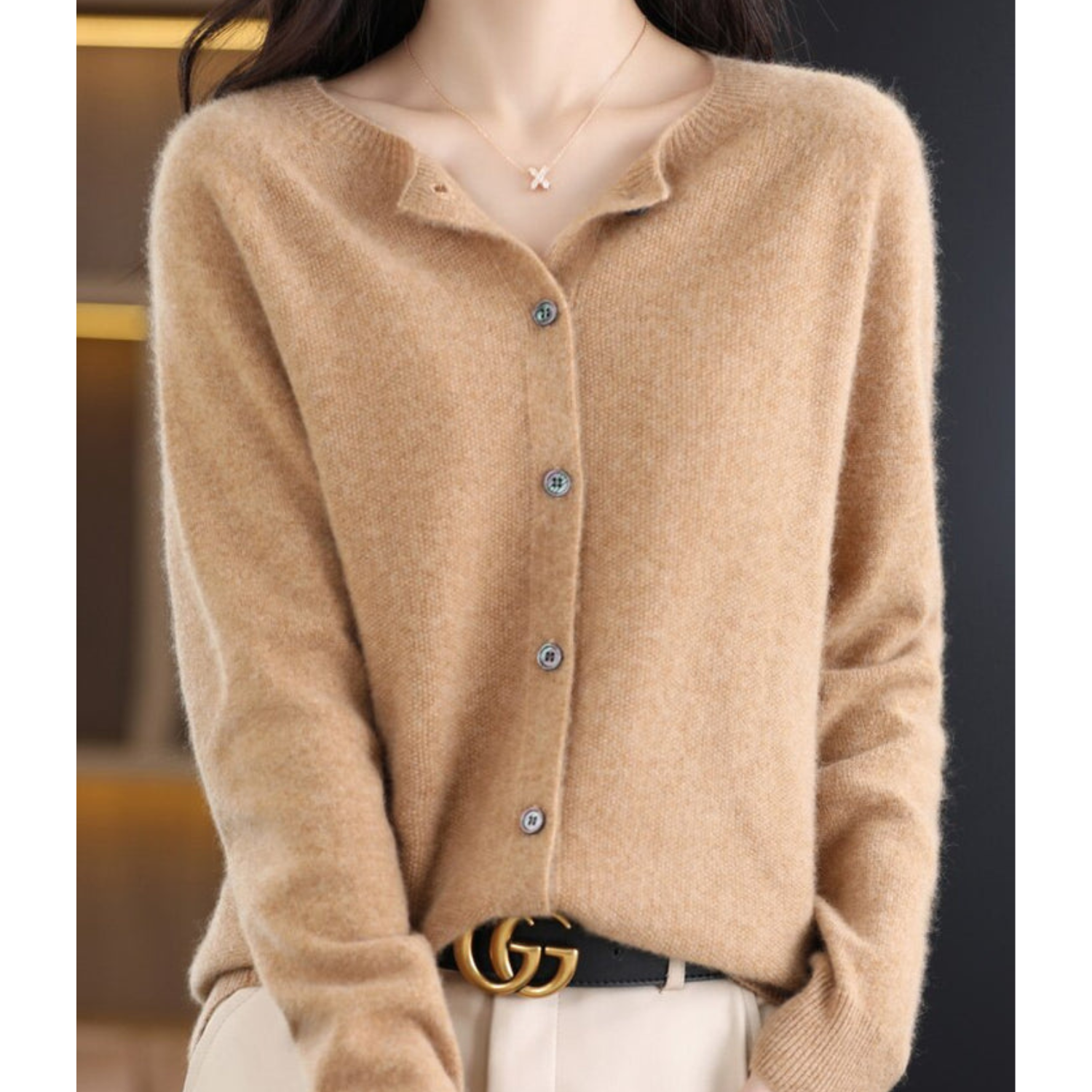 Luxuriöse Damen Strickjacke aus 100% Merinowolle mit O-Ausschnitt und Cashmere Touch