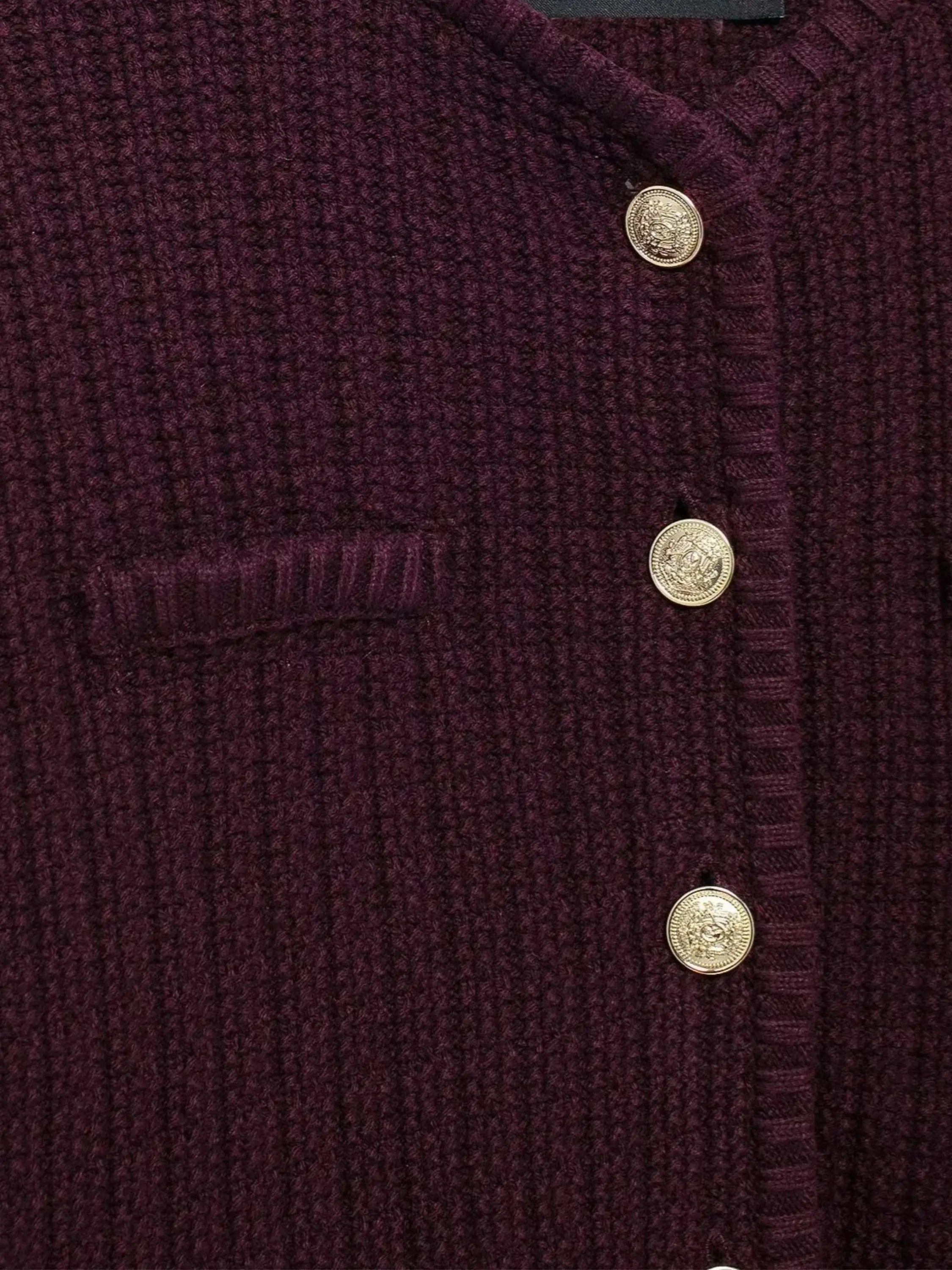 Senta | Strukturierte Strickjacke mit goldenen Knöpfen
