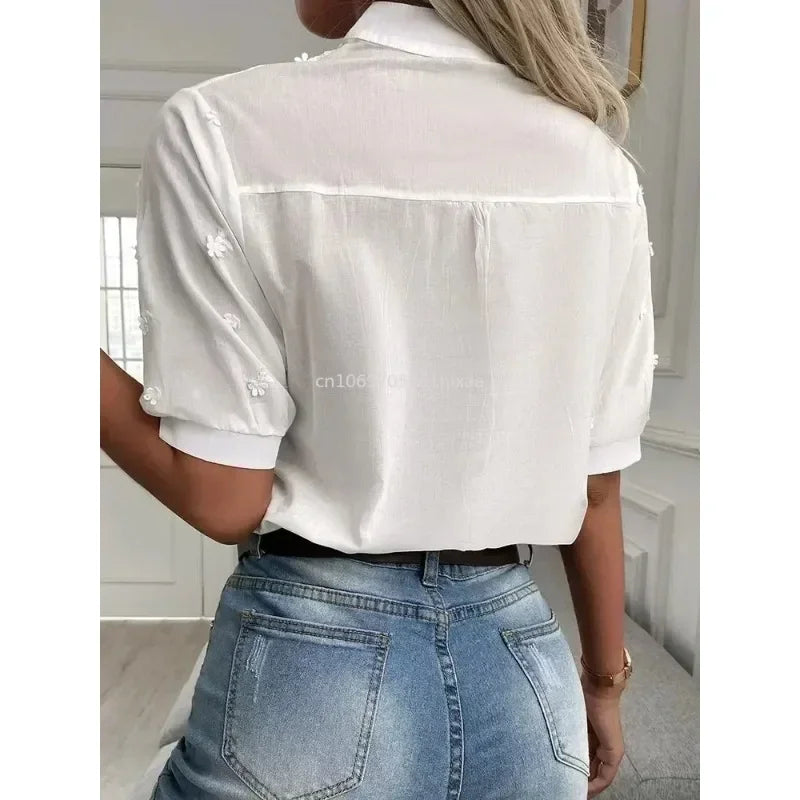 Elegante Sommerbluse Amelune in Weiß mit V-Ausschnitt und feiner Stickerei für einen frischen Look