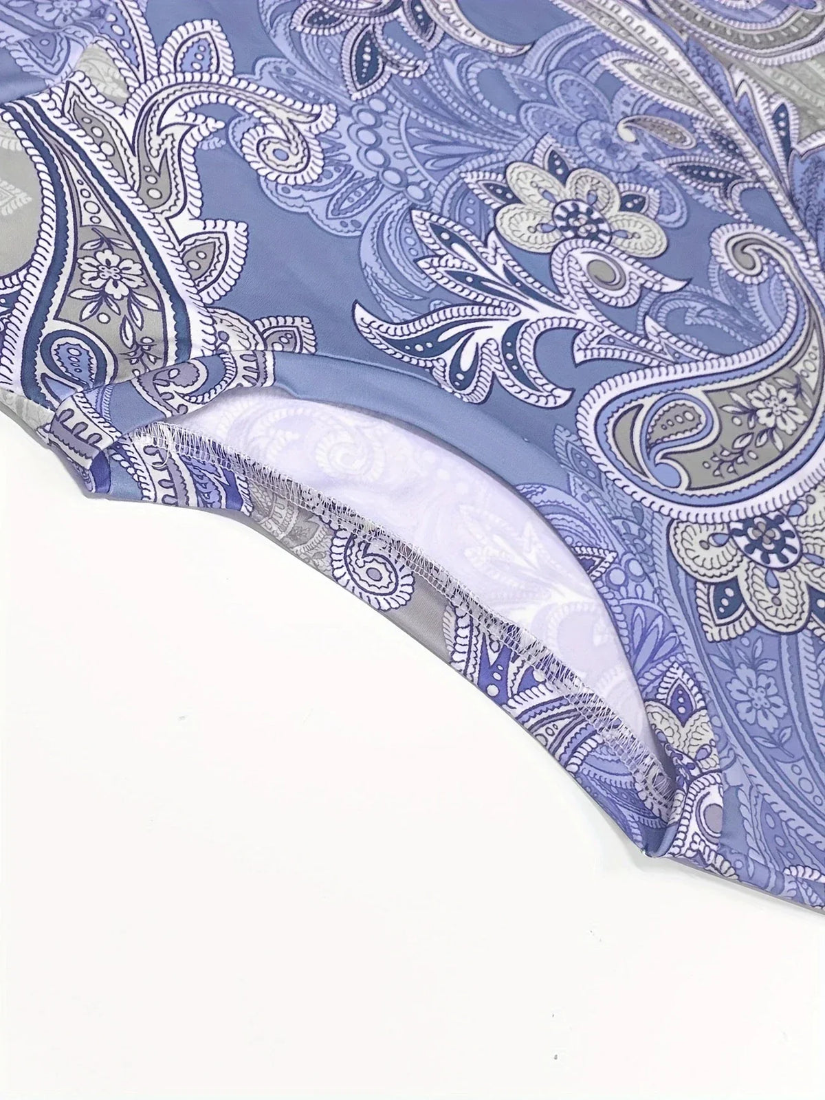 FloralEase - Stylisches, lässiges Damen-T-Shirt mit floralem Print