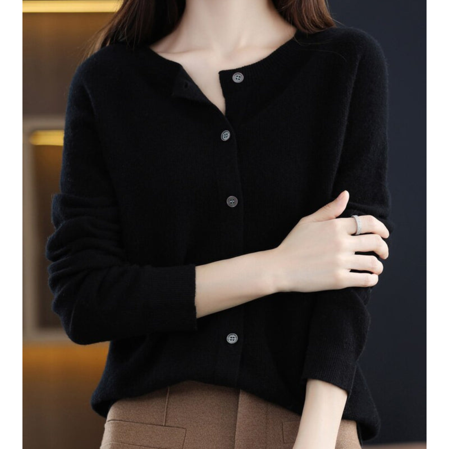 Luxuriöse Damen Strickjacke aus 100% Merinowolle mit O-Ausschnitt und Cashmere Touch