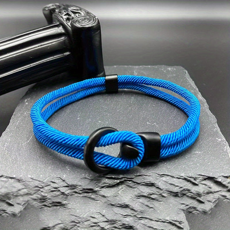 Stilvolles handgefertigtes Seilarmband für Männer - perfekt für einen lässigen Herbstlook!