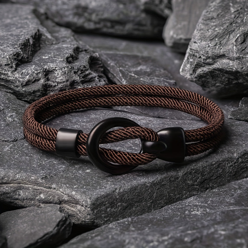 Stilvolles handgefertigtes Seilarmband für Männer - perfekt für einen lässigen Herbstlook!