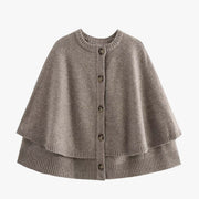 Chloë | Strick-Cape mit Knöpfen und Gestuftem Saum
