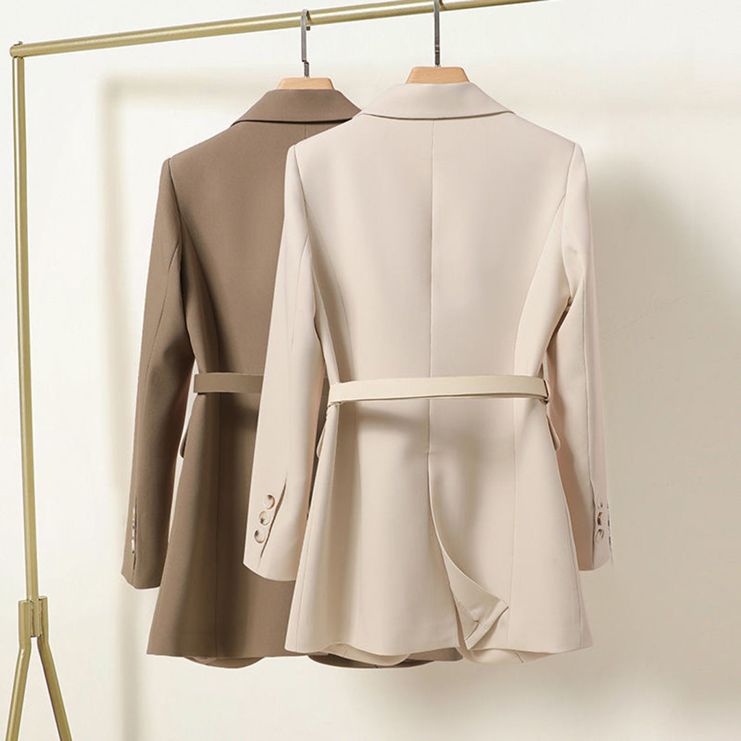 Elysa - Stilvoller Blazer mit raffinierten Details