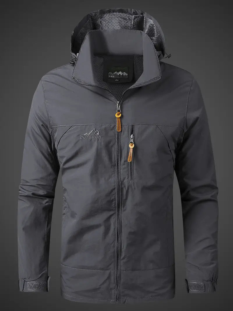 Leichte Outdoorjacke mit Kapuze und Windschutz für Alltag & Freizeit