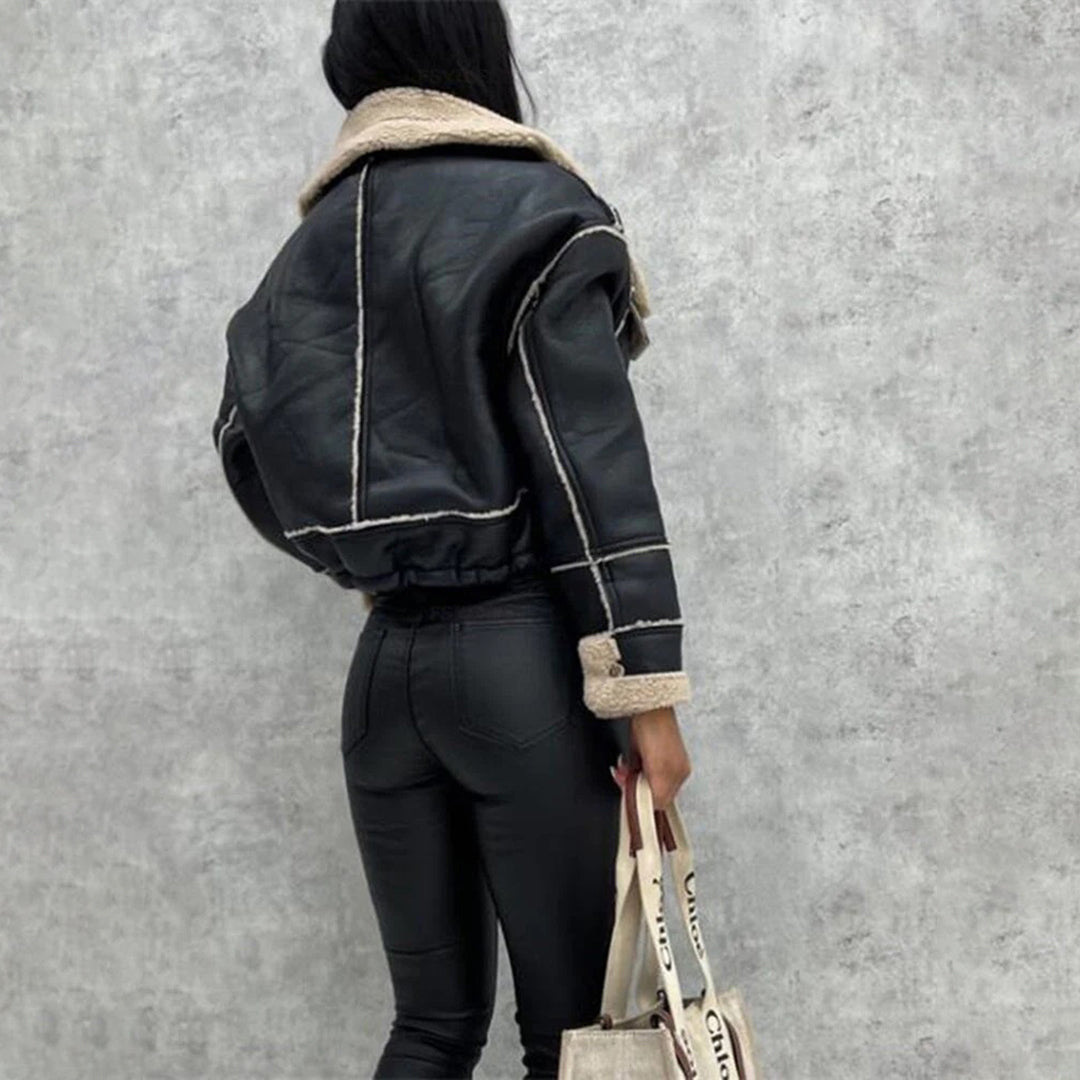 Stylische kurze Damen Winterjacke aus Leder mit Shearling-Futter