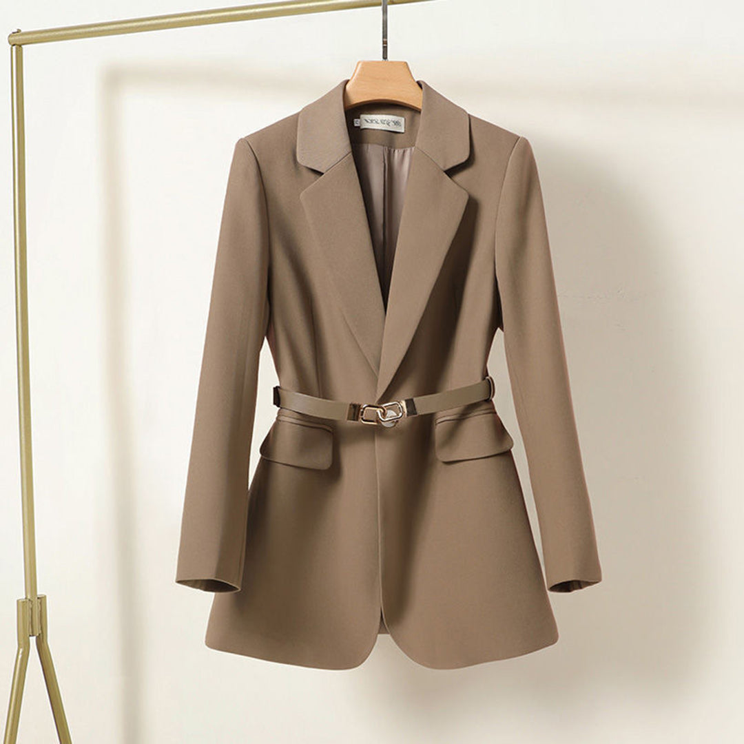 Elysa - Stilvoller Blazer mit raffinierten Details