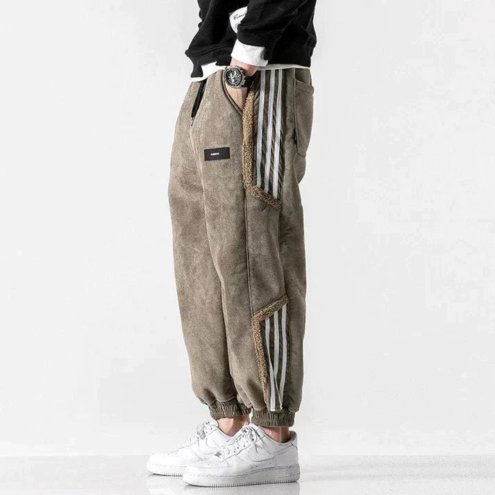 Moderne, lässige Herrenhose UrbanFlow mit trendigen Streifen