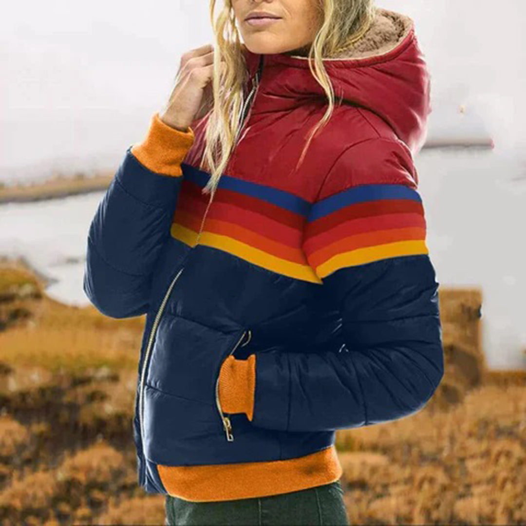 Adriana - Elegante Damenjacke mit bequemer Kapuze