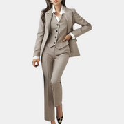 Nova - Eleganter 3-teiliger Damenanzug für einen chicen Auftritt