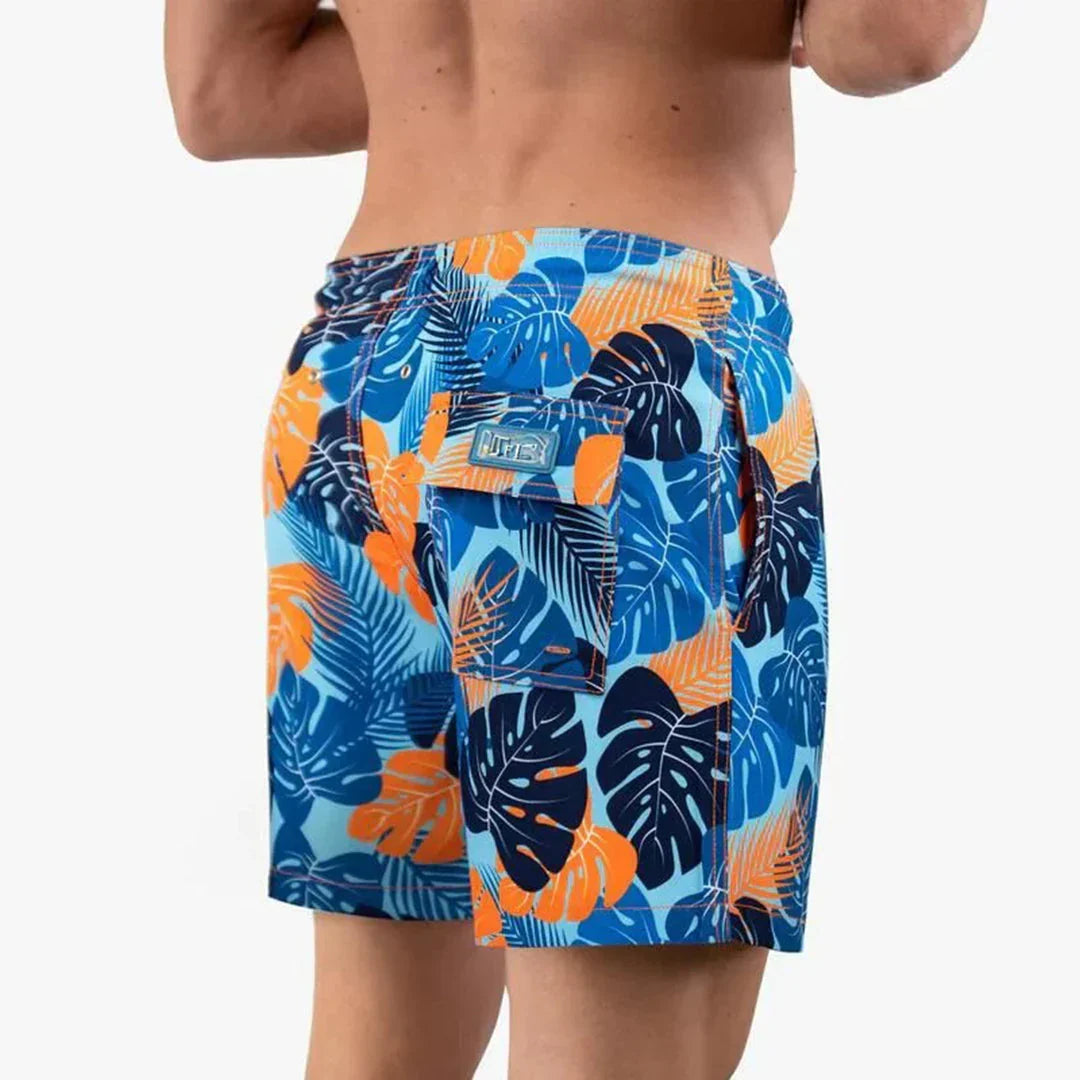 Moderne Herren-Badehosen für einen individuellen Look am Pool