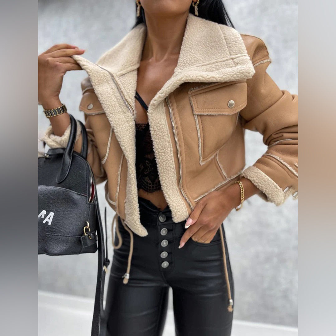 Stylische kurze Damen Winterjacke aus Leder mit Shearling-Futter