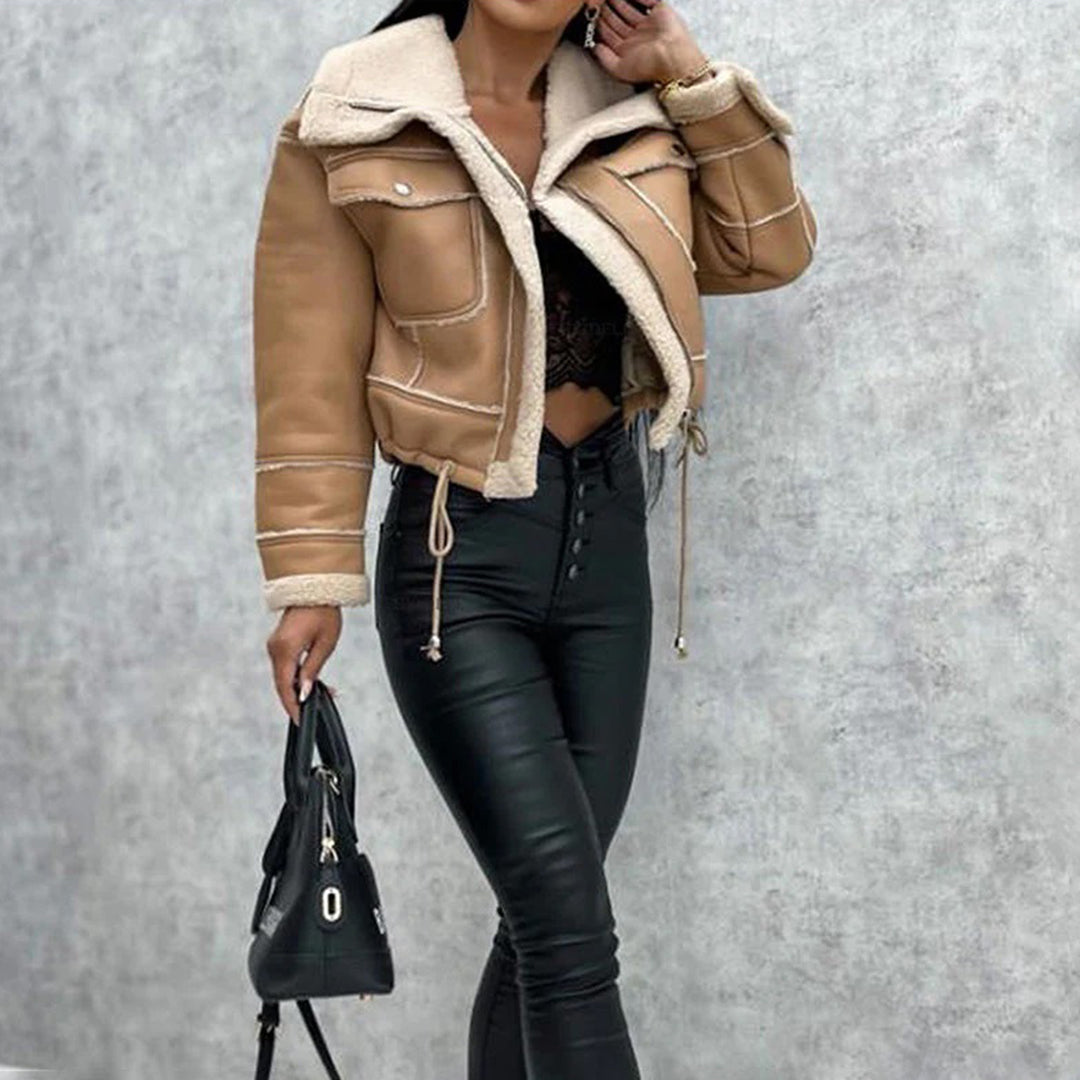 Stylische kurze Damen Winterjacke aus Leder mit Shearling-Futter