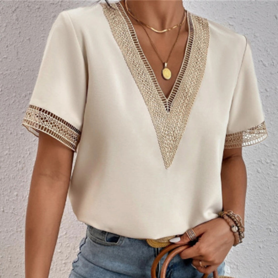Molly - Elegantes Damen Slim Fit T-Shirt mit Spitzenakzenten und V-Ausschnitt