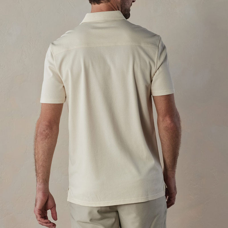 Modisches Slim Fit Herren Polo-Shirt aus Baumwollmischung mit V-Ausschnitt und trendigen Streifen für den Alltag