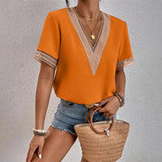 Molly - Elegantes Damen Slim Fit T-Shirt mit Spitzenakzenten und V-Ausschnitt