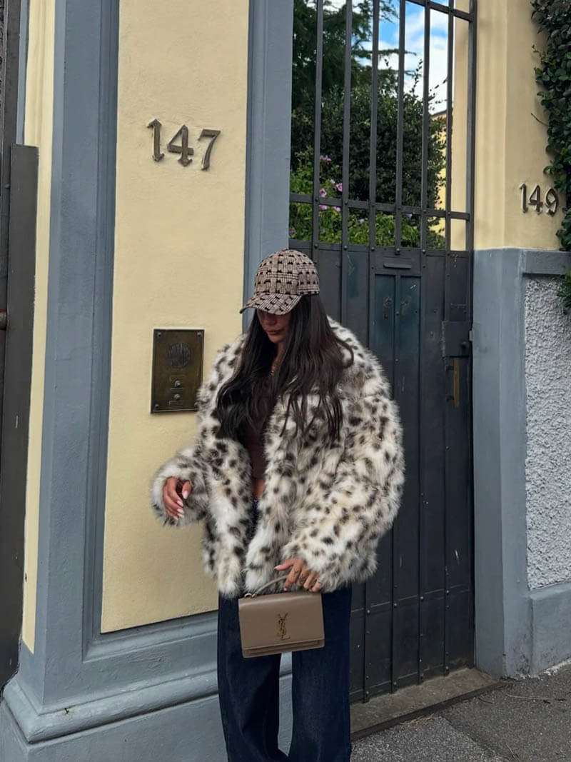 Audrey - Pelzjacke mit Leopardenmuster