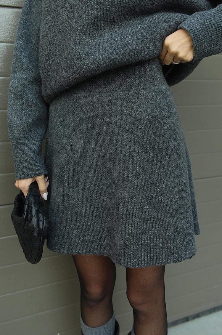 Herbstliches Damen Strickset – Weicher Premiumwolle Pullover und Rock