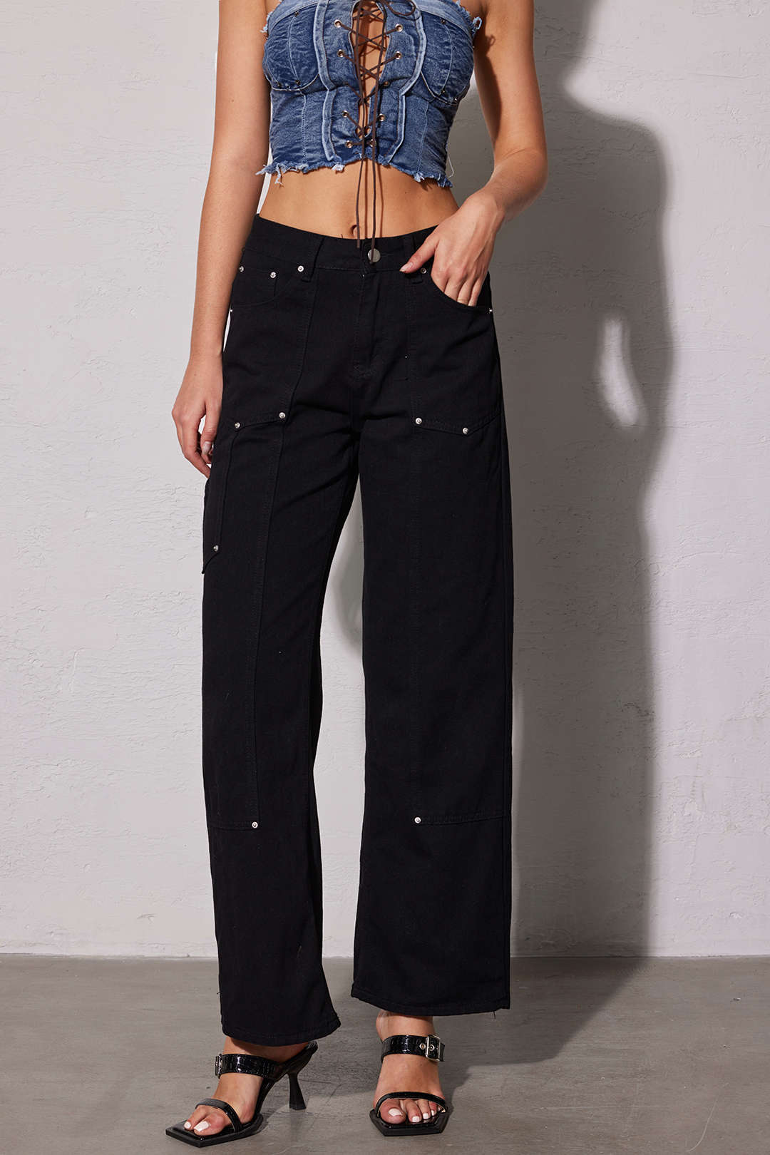 Weit geschnittene Jeans mit modernem Utility-Design